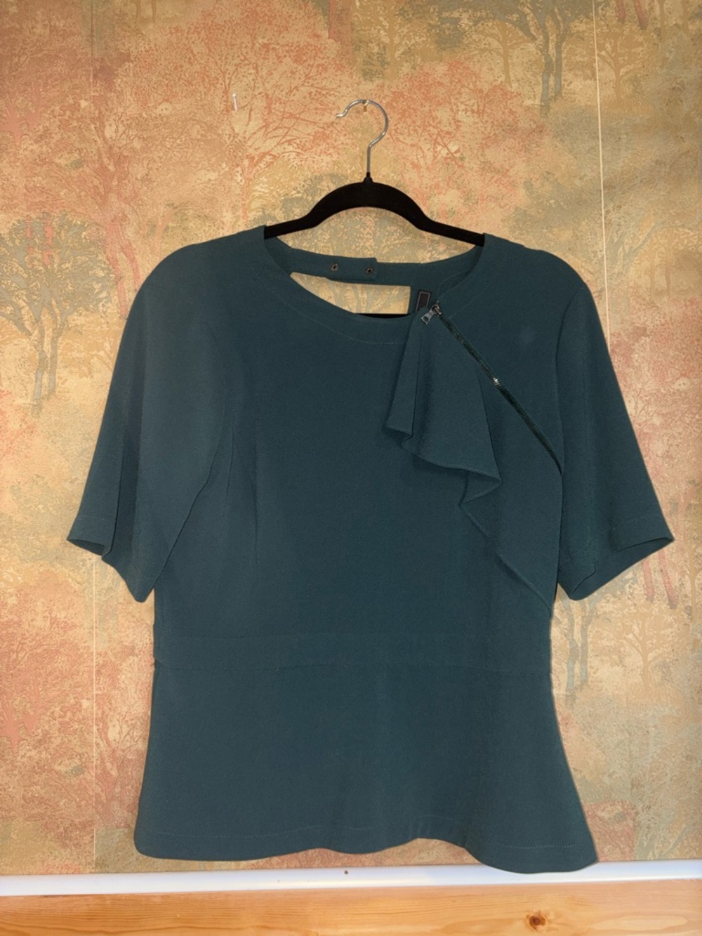 BCBGMaxazria ~ Green Open Back Peplum Blouse